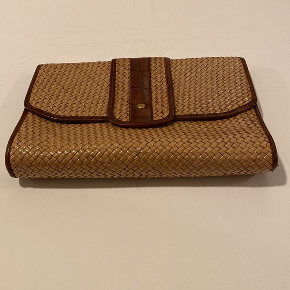 Raffia Straw Bag. Lord and Taylor. Very unique. - Picture 5 of 9